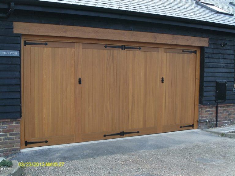 Cedar Timber Garage Door, fitted in Guildford, Surrey - D7115f2e533cc8bcf91823021f4ba6a2 XL 1 768x576