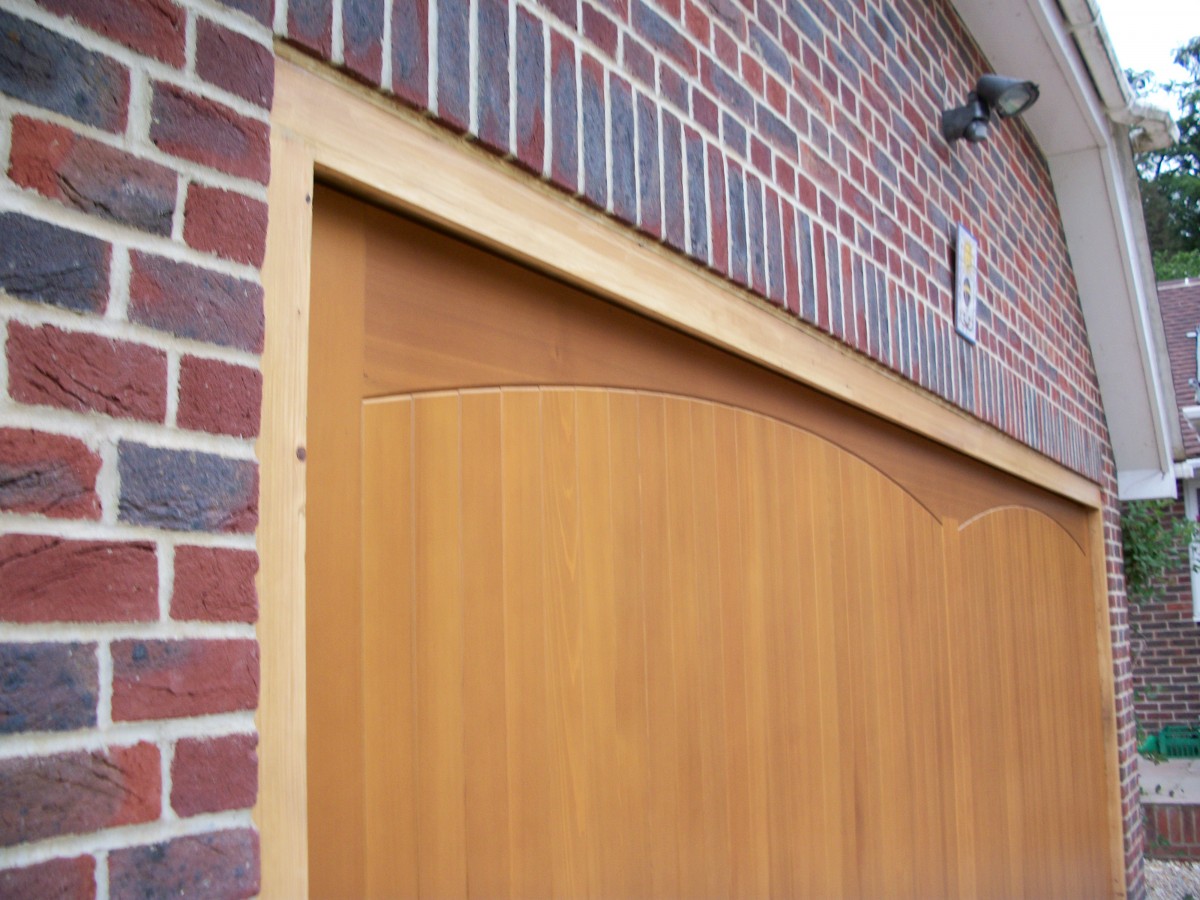 SOLID CEDAR TIMBER GARAGE DOOR FITTED IN LEATHERHEAD, SURREY ... - GD June 2010 022