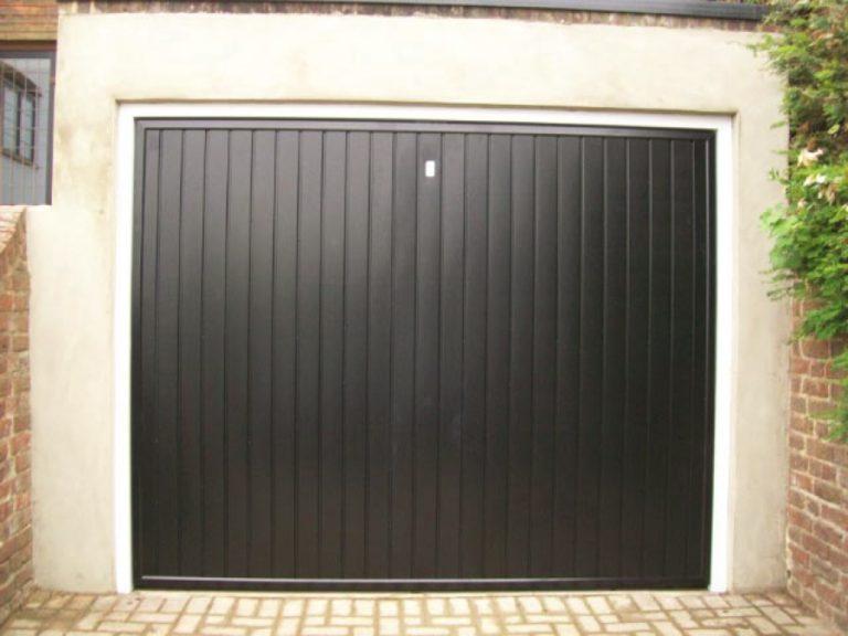 Steel Vertical Garage Door, Guildford, Surrey - A05c597f0fD5beafc6fa40acefae0330 XL 1 768x576